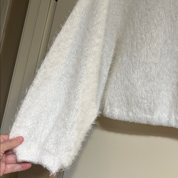 Altar'd State Soft, fuzzy white  Crew Neck Sweater M - Picture 4 of 5